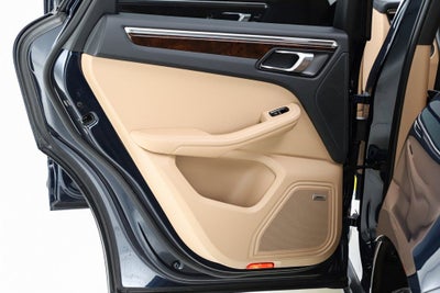 2022 Porsche Macan Base