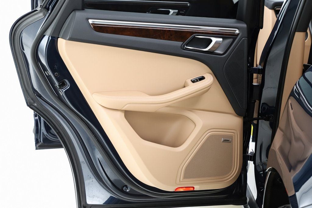 2022 Porsche Macan Base