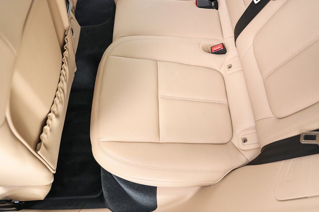 2022 Porsche Macan Base