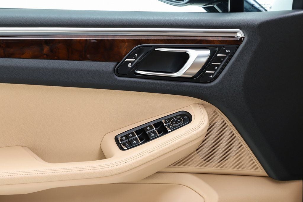 2022 Porsche Macan Base