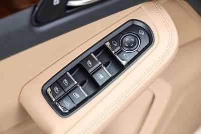 2022 Porsche Macan Base