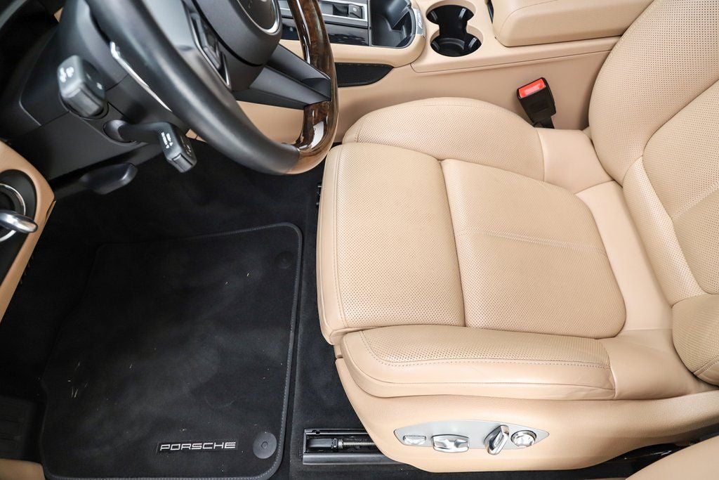 2022 Porsche Macan Base