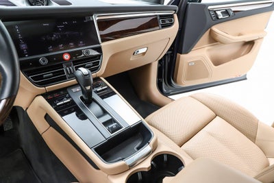 2022 Porsche Macan Base