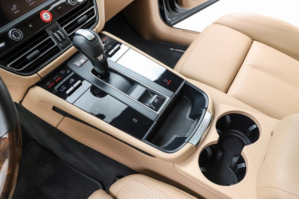 2022 Porsche Macan Base