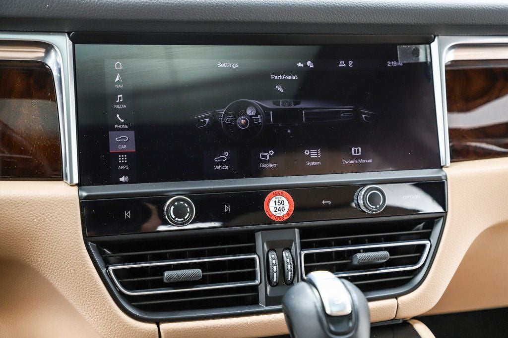 2022 Porsche Macan Base