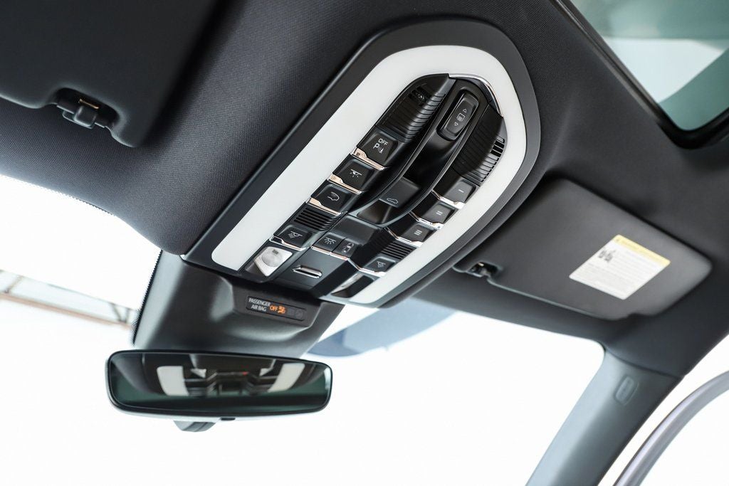 2022 Porsche Macan Base