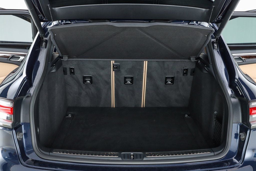 2022 Porsche Macan Base