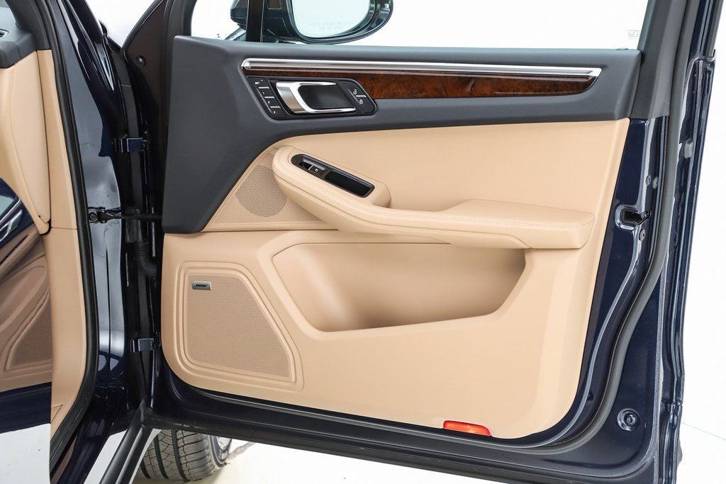 2022 Porsche Macan Base