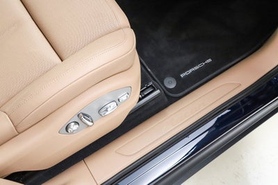 2022 Porsche Macan Base