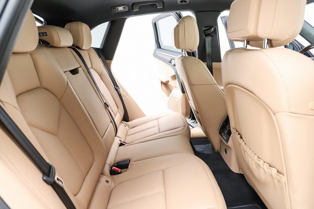 2022 Porsche Macan Base