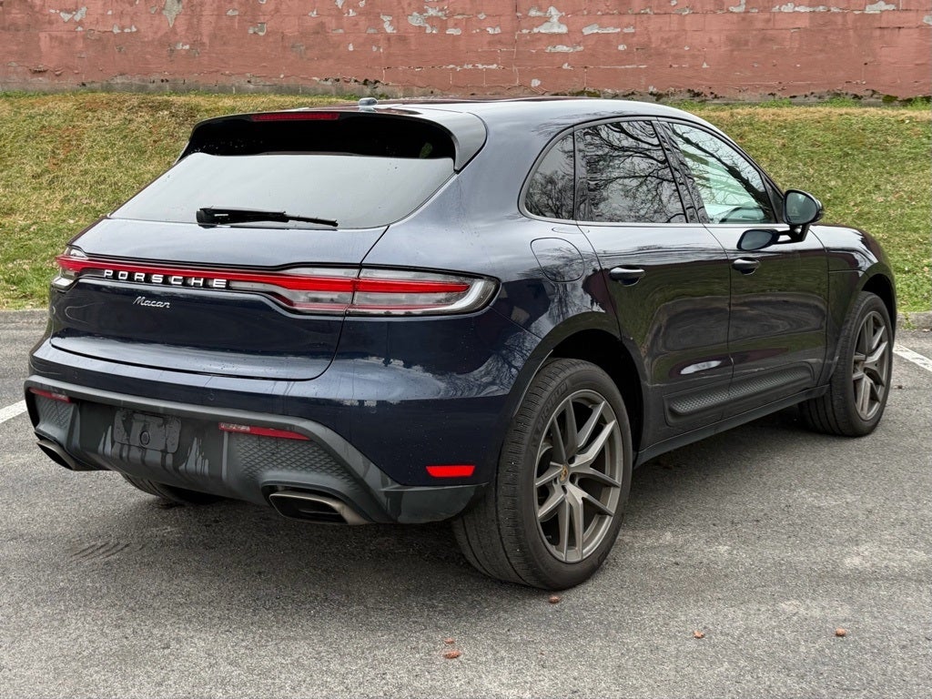 2022 Porsche Macan Base