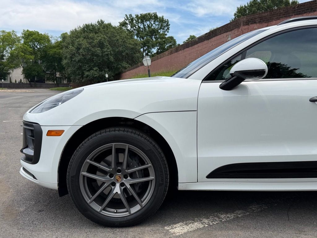 2023 Porsche Macan Base