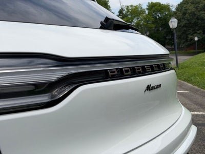 2023 Porsche Macan Base