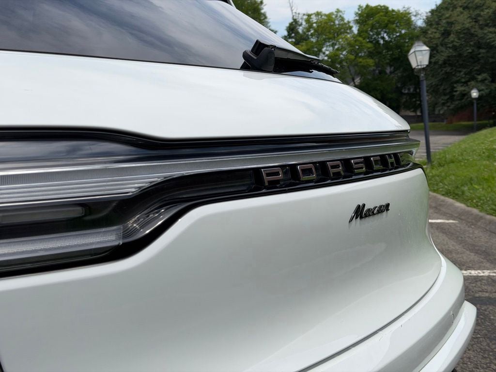 2023 Porsche Macan Base