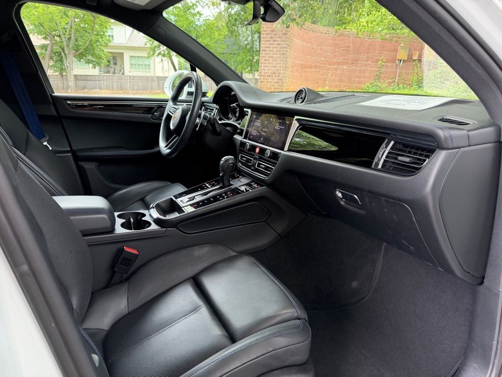 2023 Porsche Macan Base