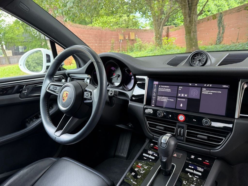 2023 Porsche Macan Base