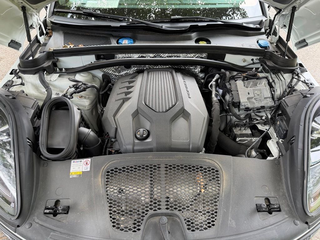 2023 Porsche Macan Base