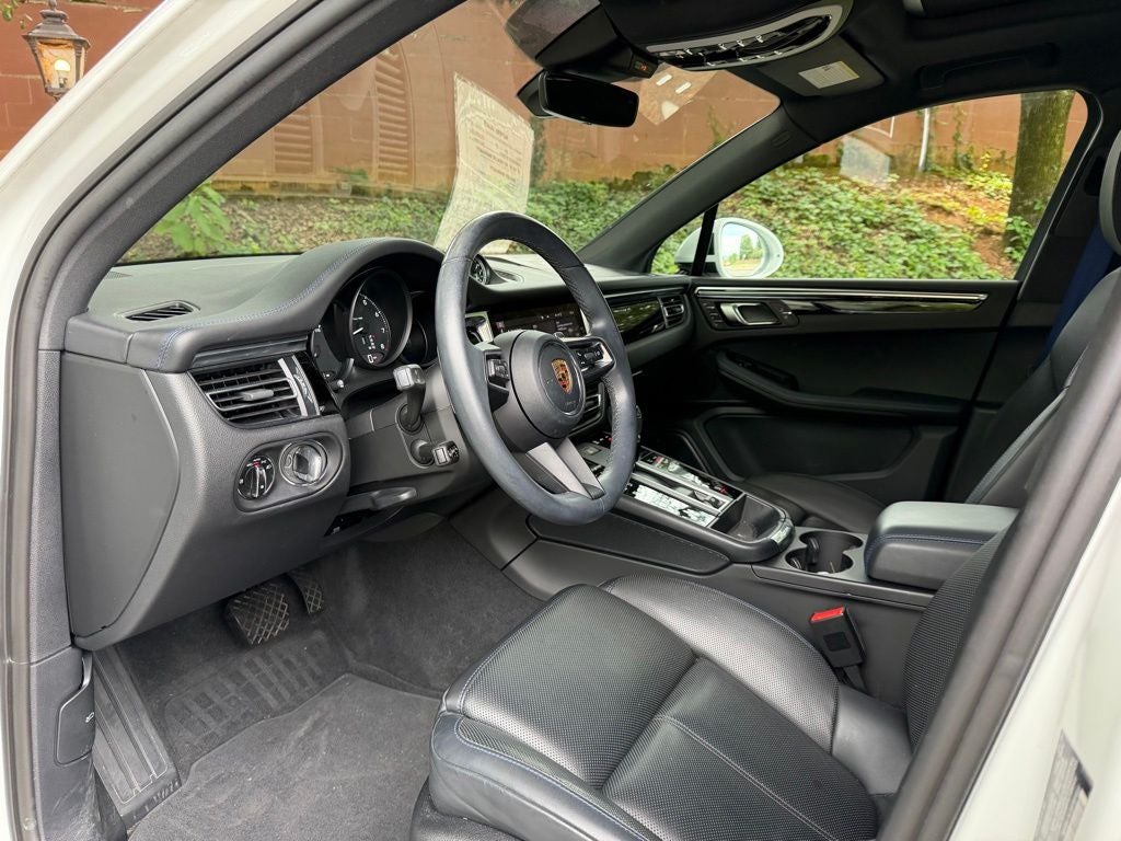 2023 Porsche Macan Base