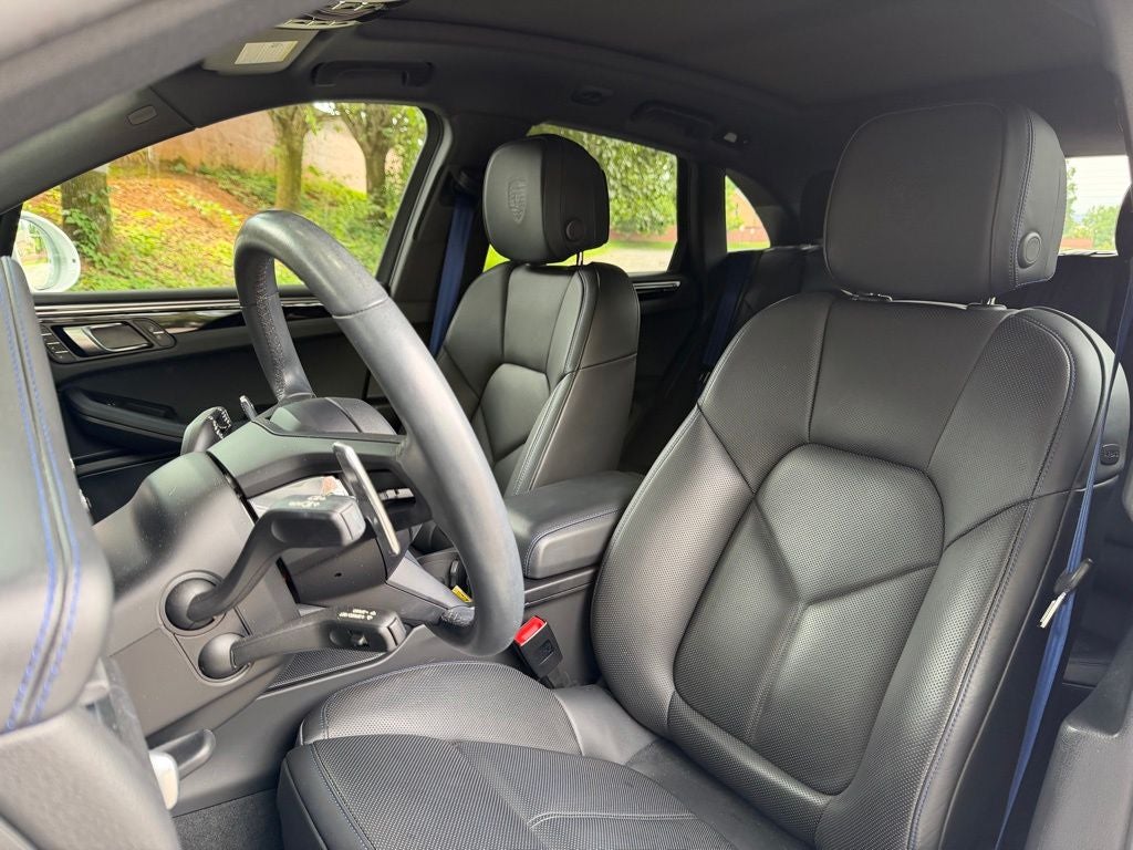 2023 Porsche Macan Base