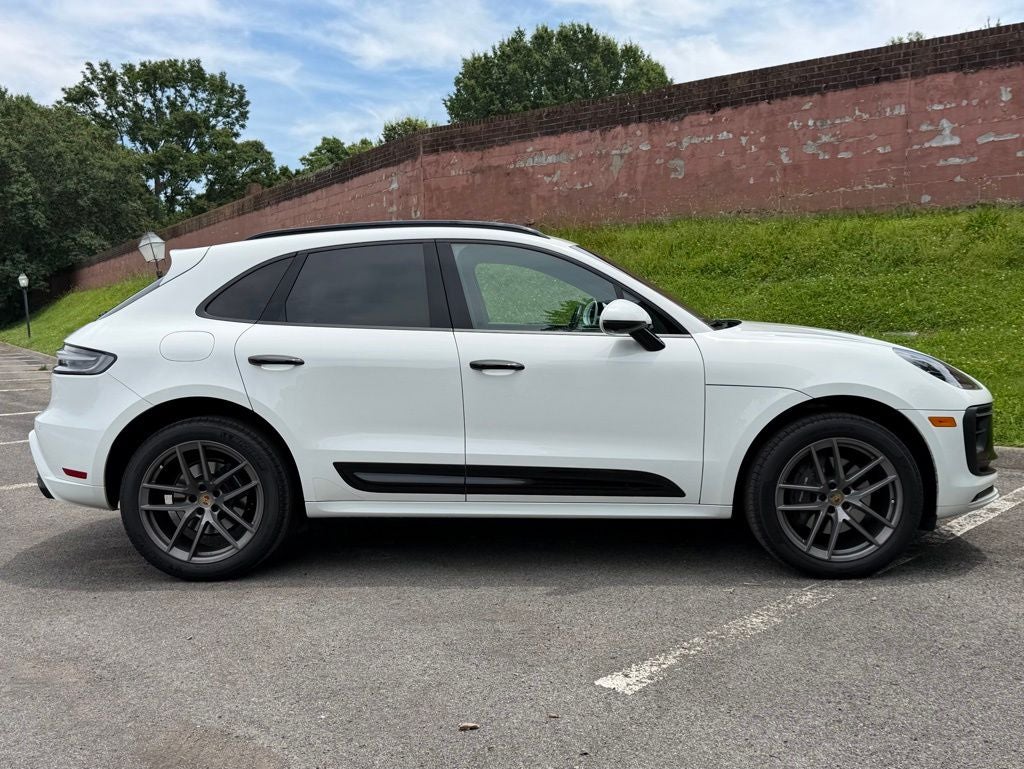 2023 Porsche Macan Base