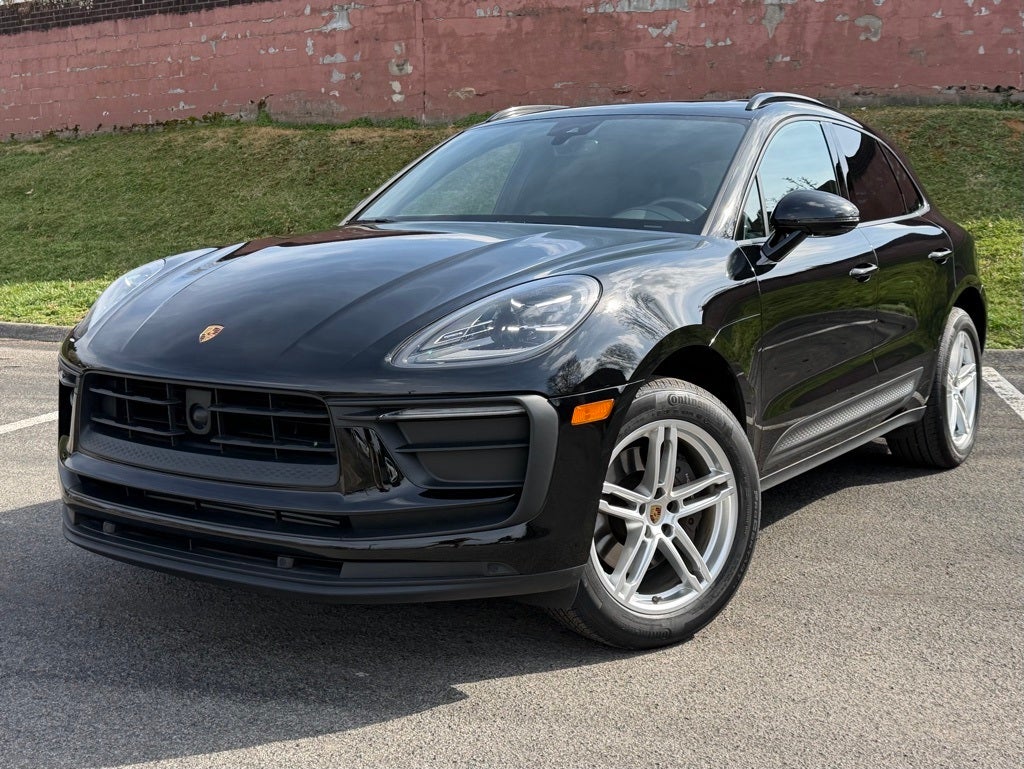 2023 Porsche Macan Base