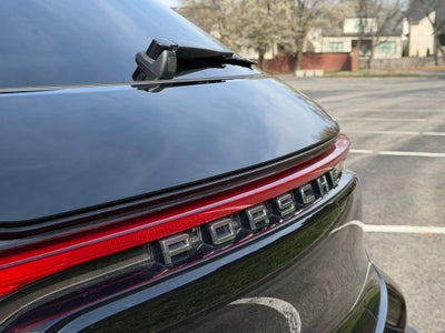 2023 Porsche Macan Base