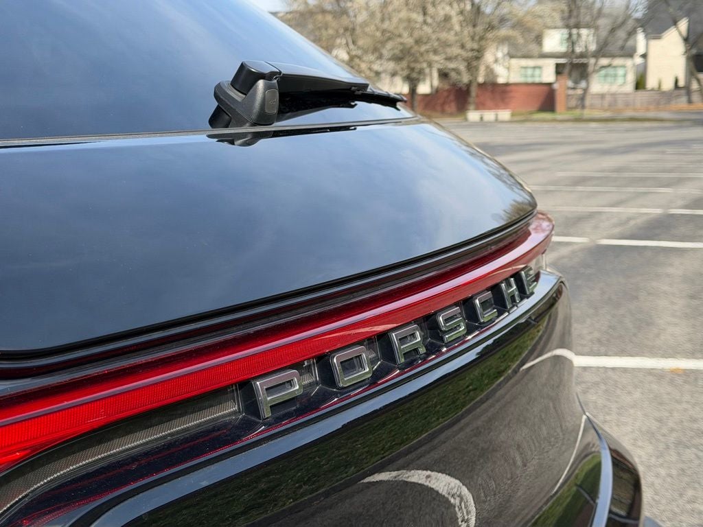 2023 Porsche Macan Base