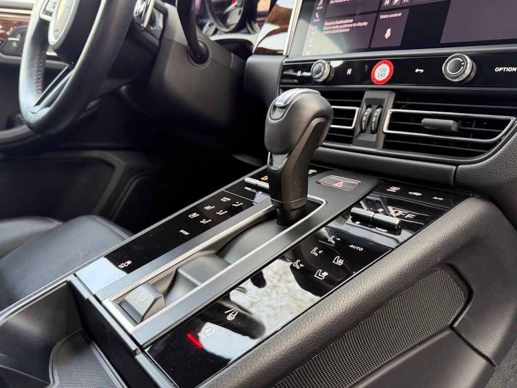 2023 Porsche Macan Base