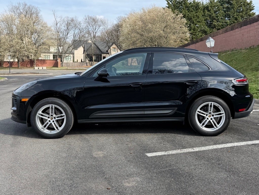 2023 Porsche Macan Base