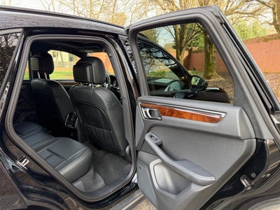 2023 Porsche Macan Base