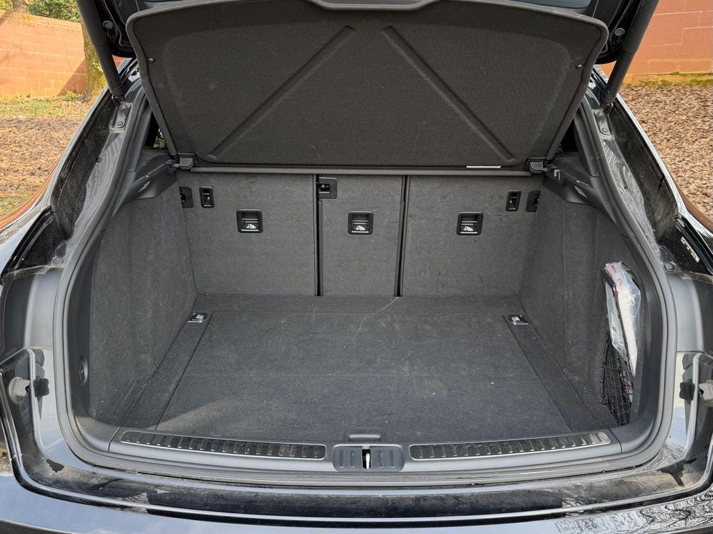 2023 Porsche Macan Base