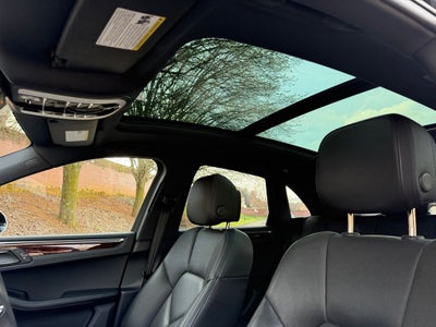 2023 Porsche Macan Base