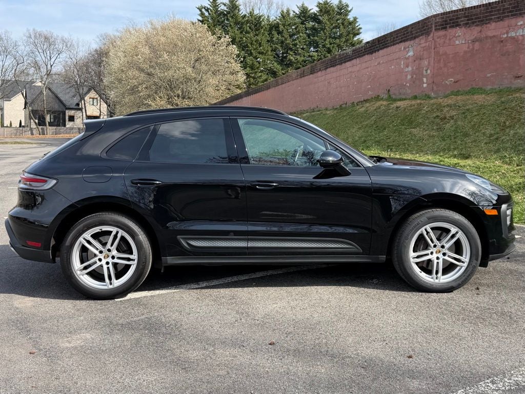 2023 Porsche Macan Base