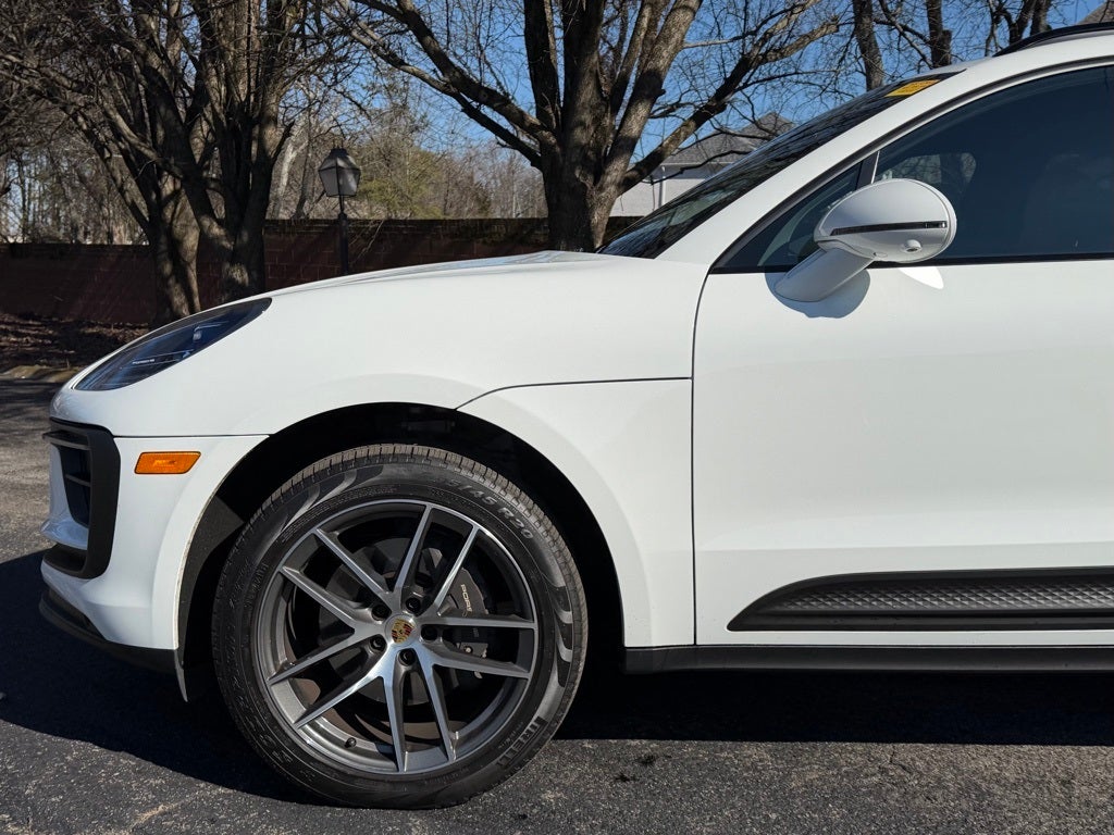 2023 Porsche Macan Base