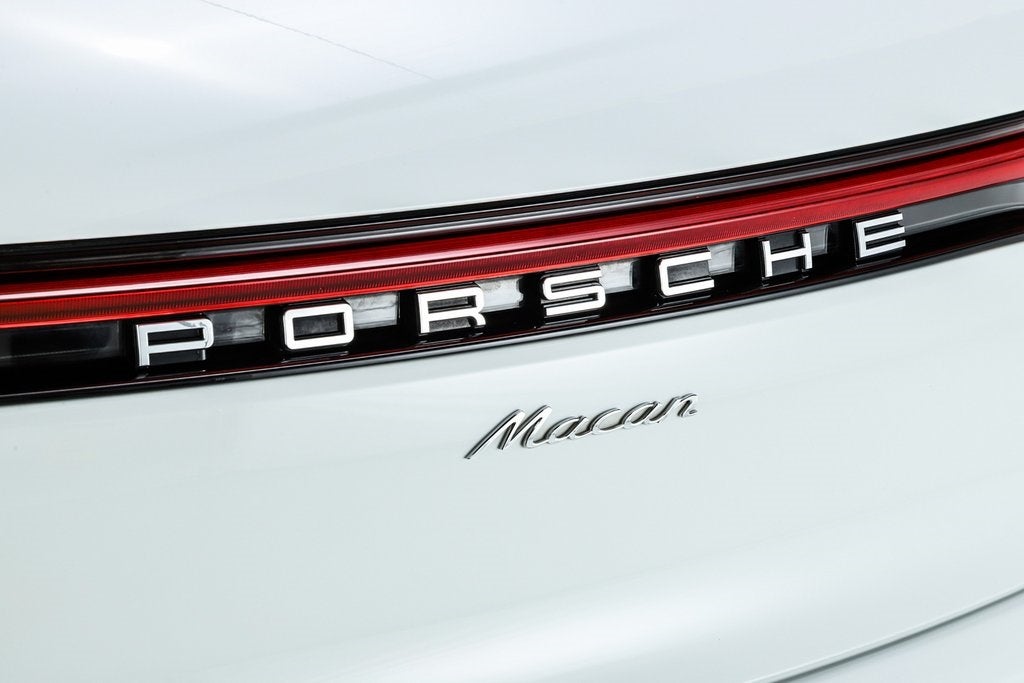 2023 Porsche Macan Base