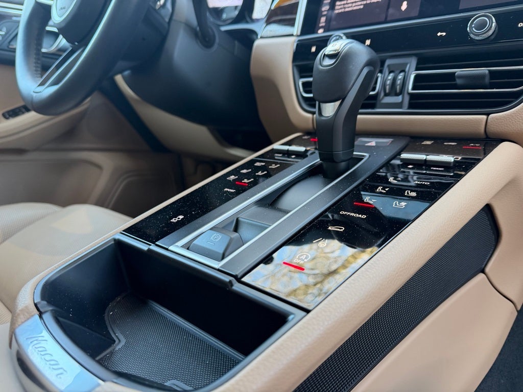 2023 Porsche Macan Base