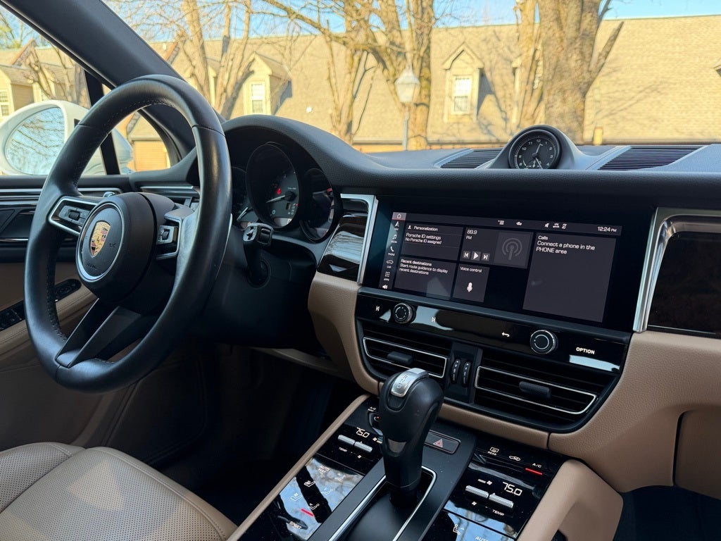 2023 Porsche Macan Base