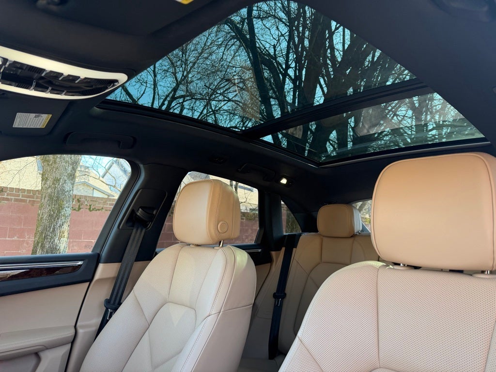 2023 Porsche Macan Base