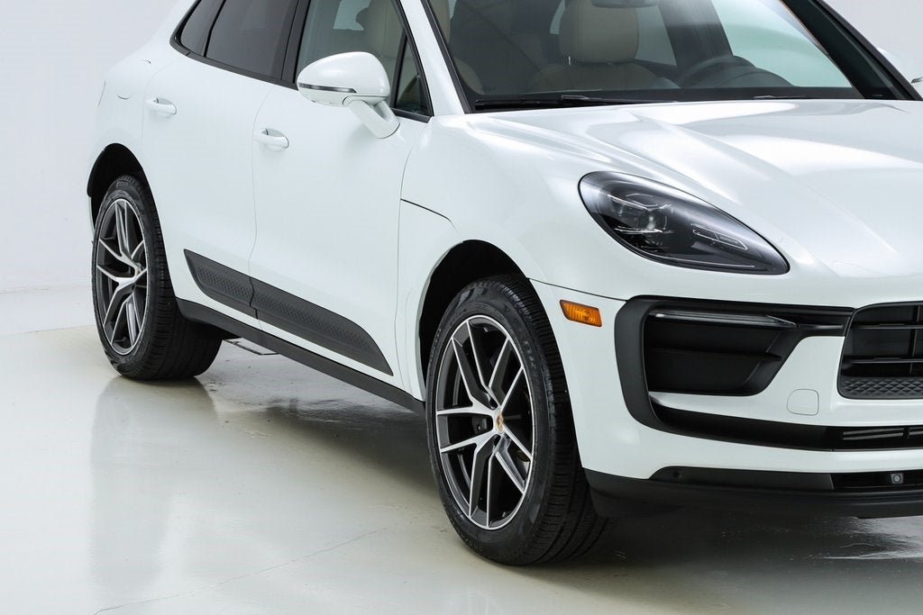 2023 Porsche Macan Base