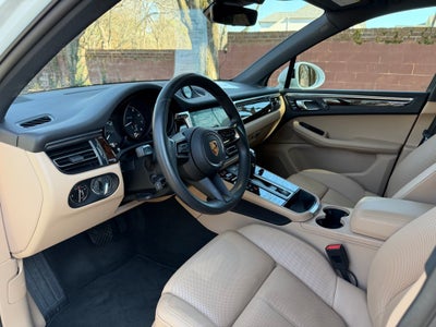 2023 Porsche Macan Base