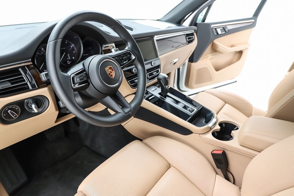 2023 Porsche Macan Base