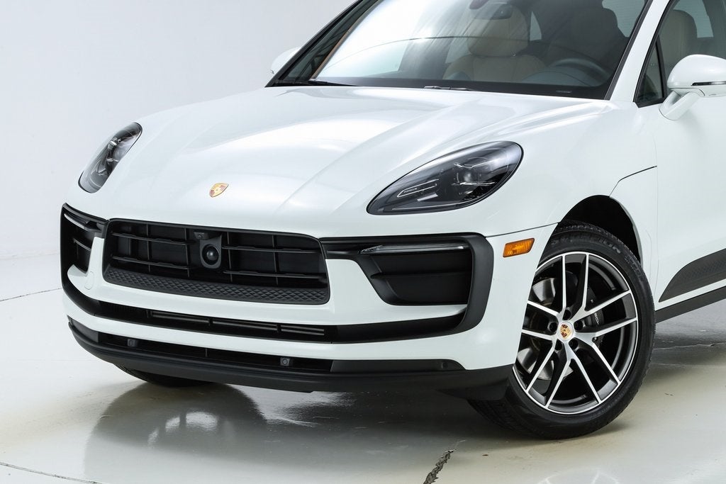 2023 Porsche Macan Base