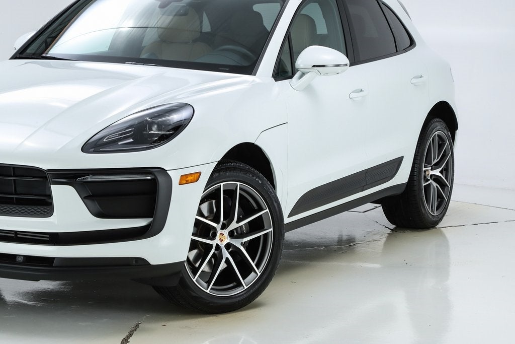 2023 Porsche Macan Base