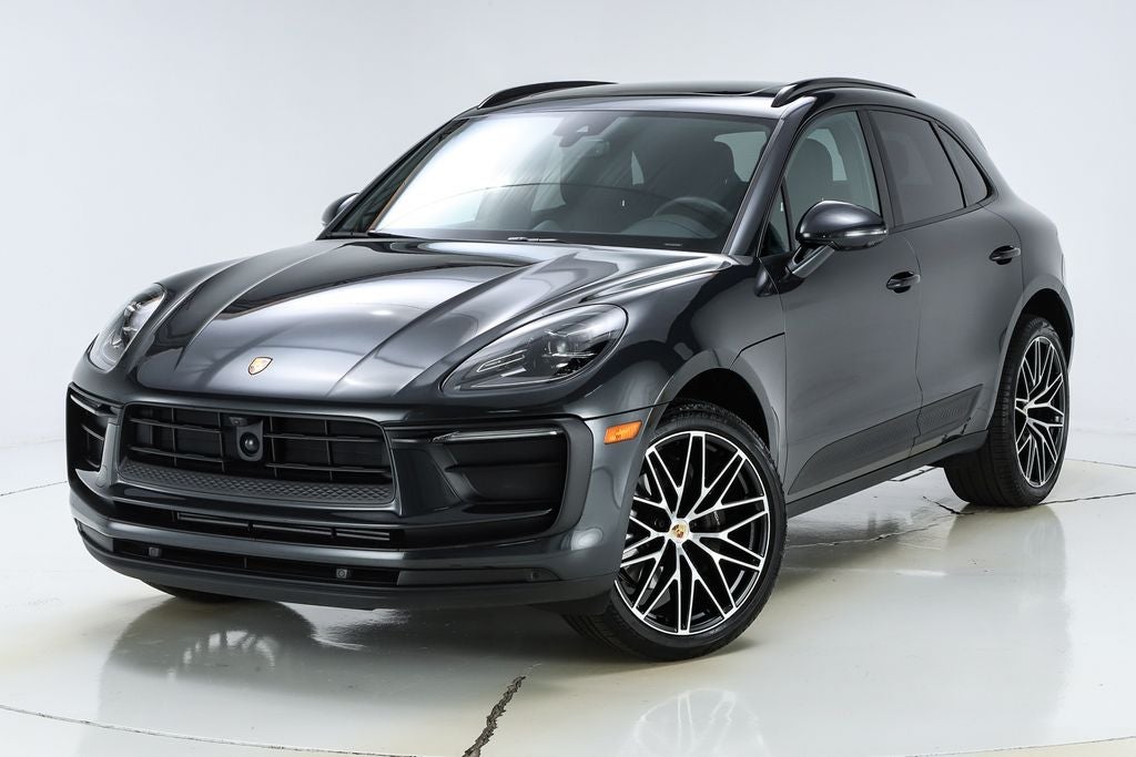 2025 Porsche Macan Base