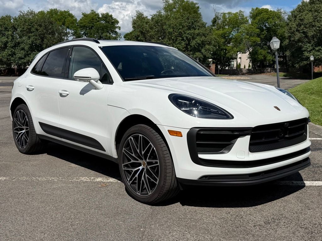2026 Porsche Macan Base