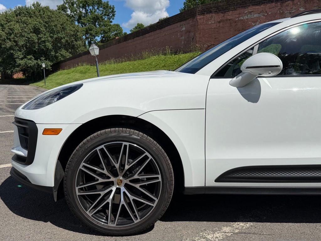 2026 Porsche Macan Base