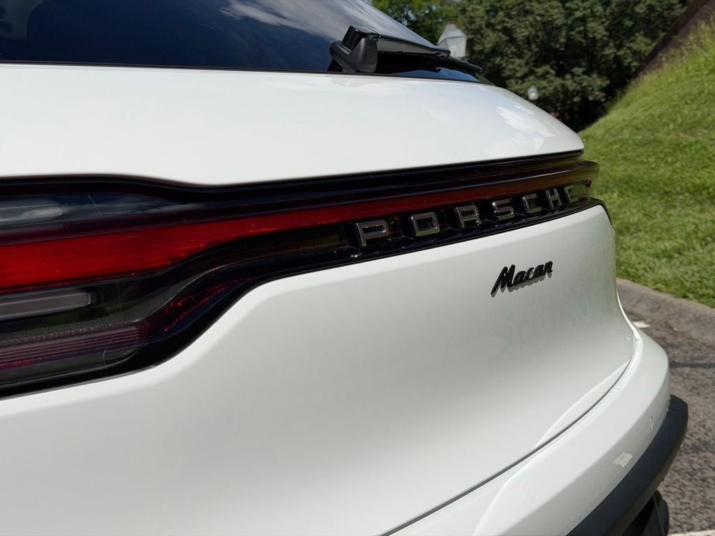 2026 Porsche Macan Base