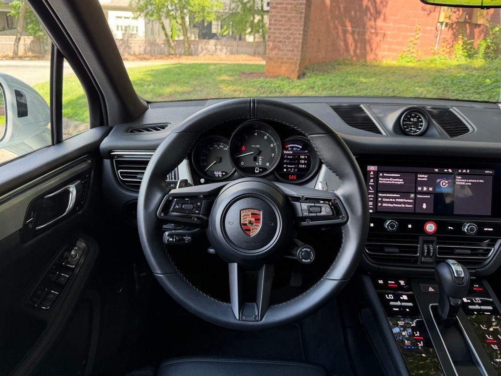 2026 Porsche Macan Base