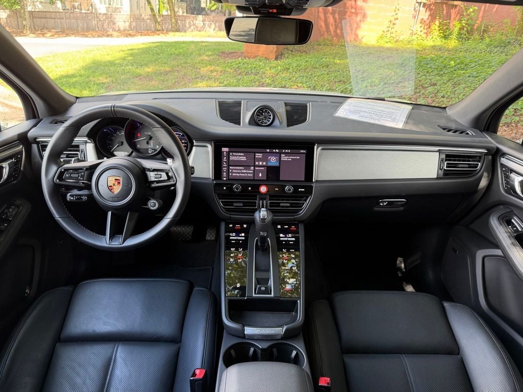 2026 Porsche Macan Base