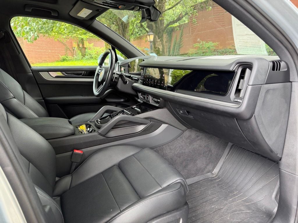 2024 Porsche Cayenne Base